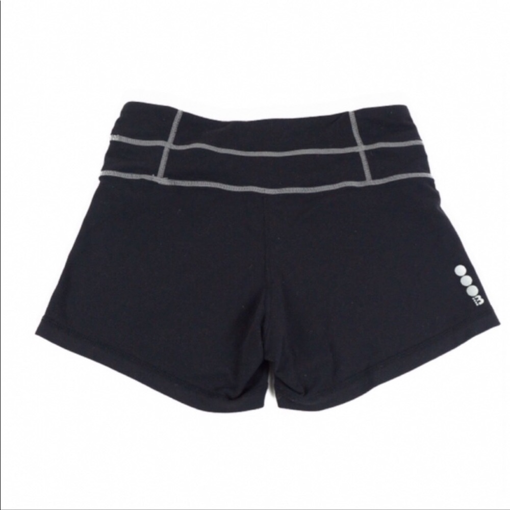 bench shorts - Picture 2 of 2